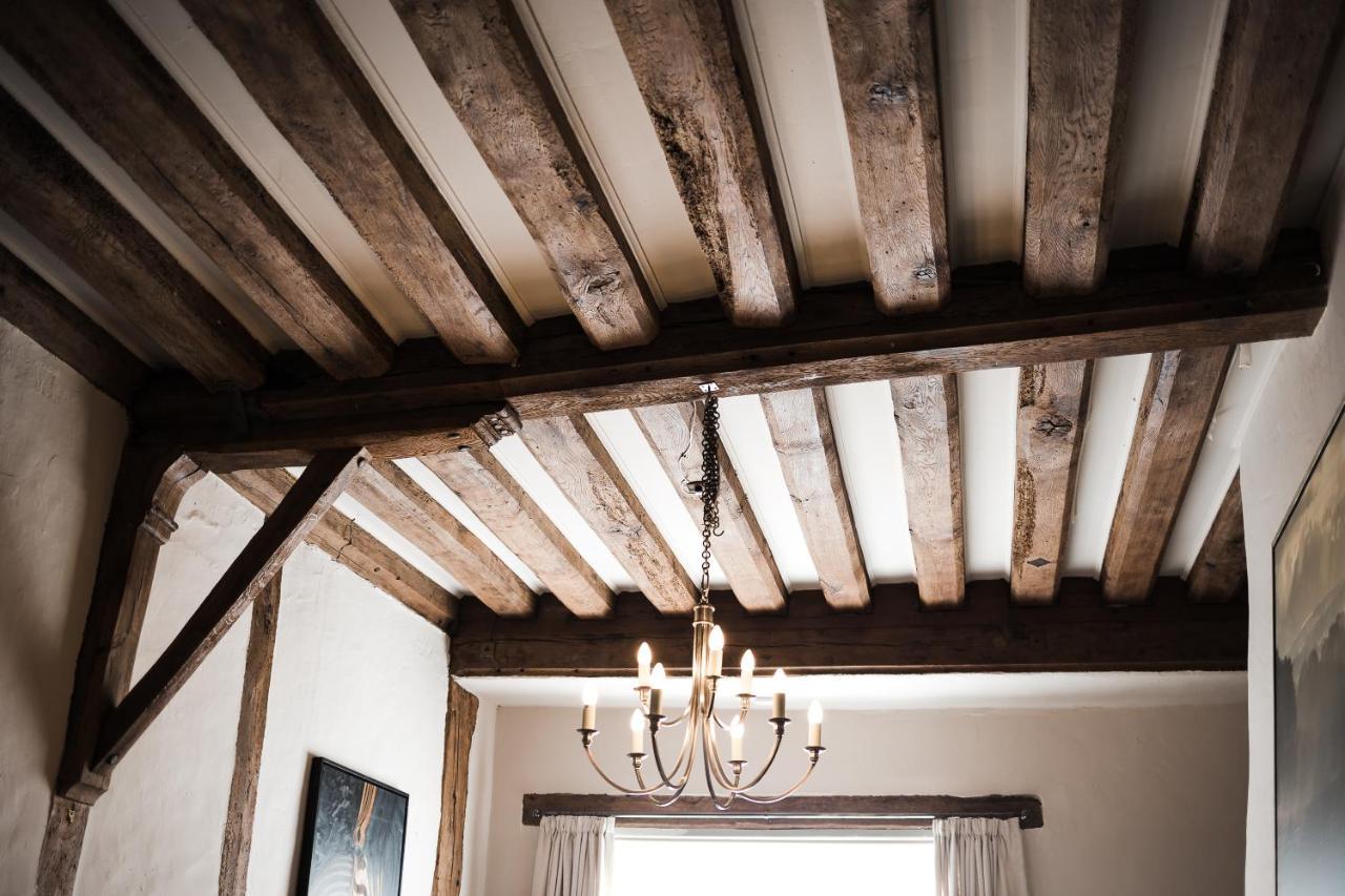 Дом отдыха Taylour House - Edenbridge, Sleeps 10, Historic, Unique Yet Modern