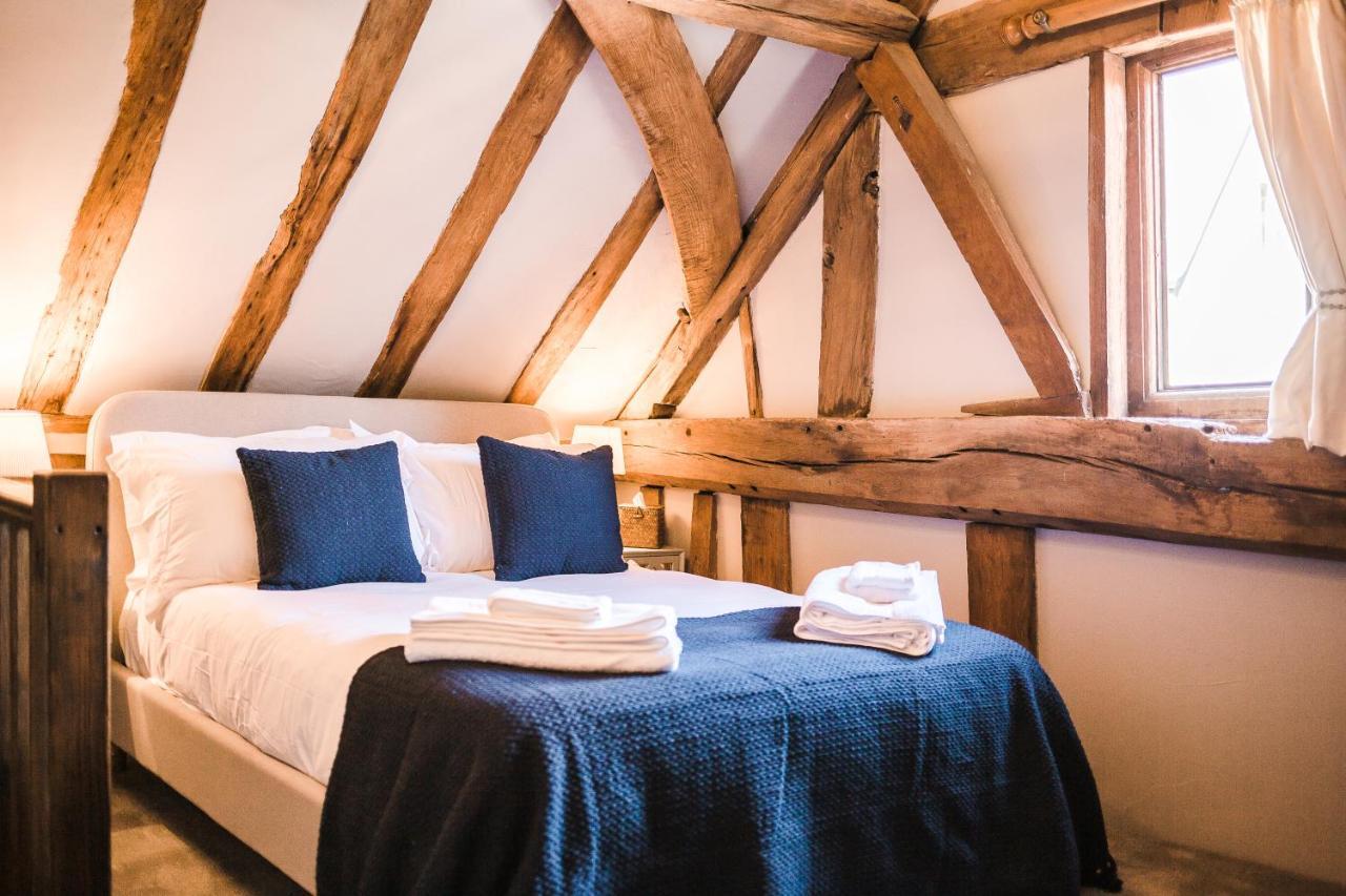 Taylour House - Edenbridge, Sleeps 10, Historic, Unique Yet Modern *