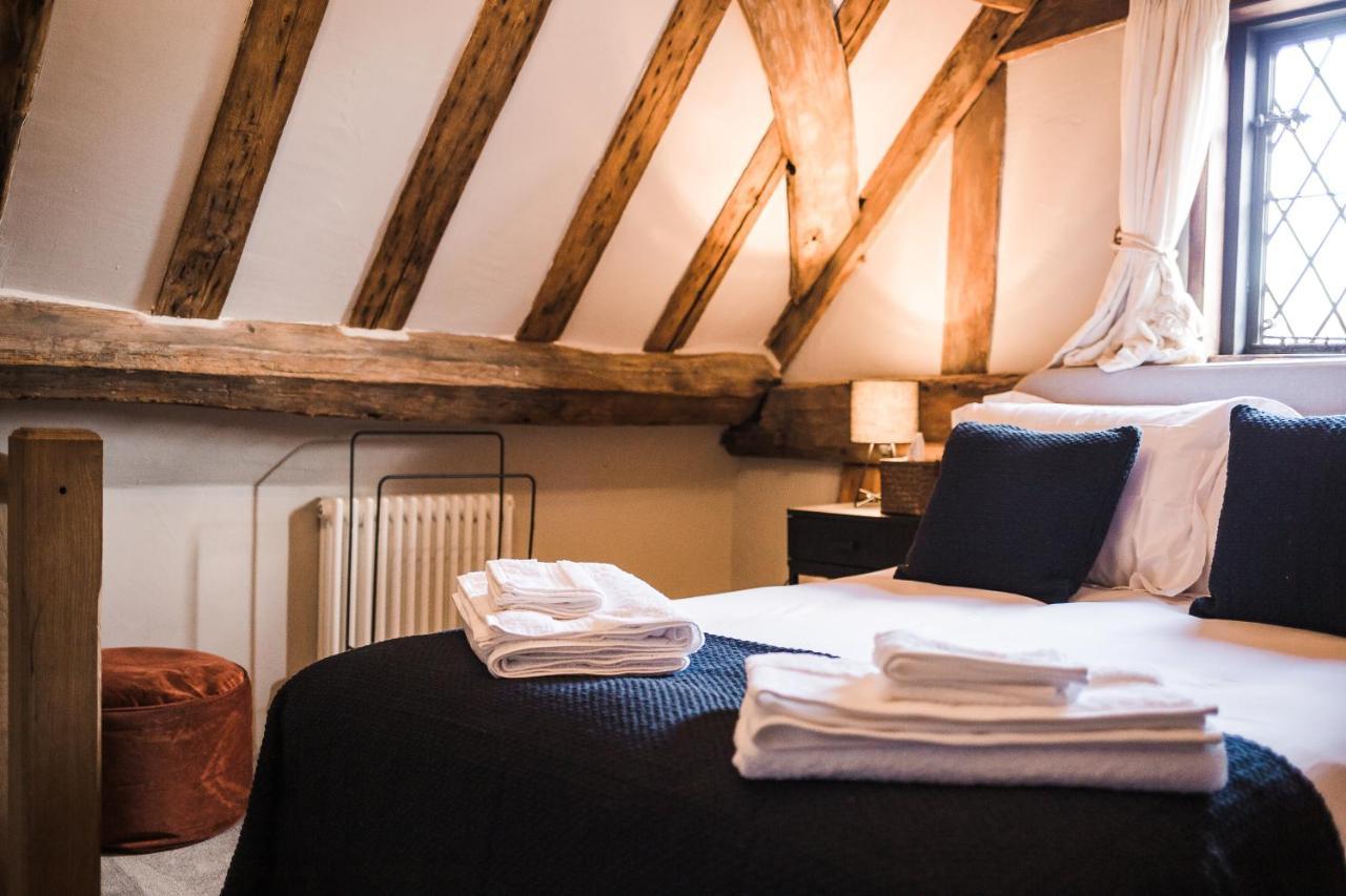 Taylour House - Edenbridge, Sleeps 10, Historic, Unique Yet Modern Эденбридж