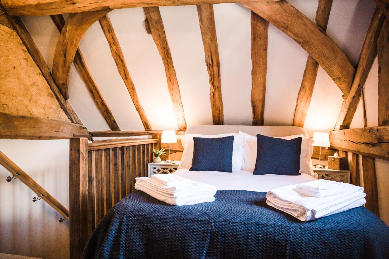 Taylour House - Edenbridge, Sleeps 10, Historic, Unique Yet Modern *